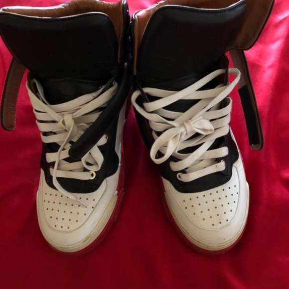 Givenchy sneakers - Picture 1 of 3